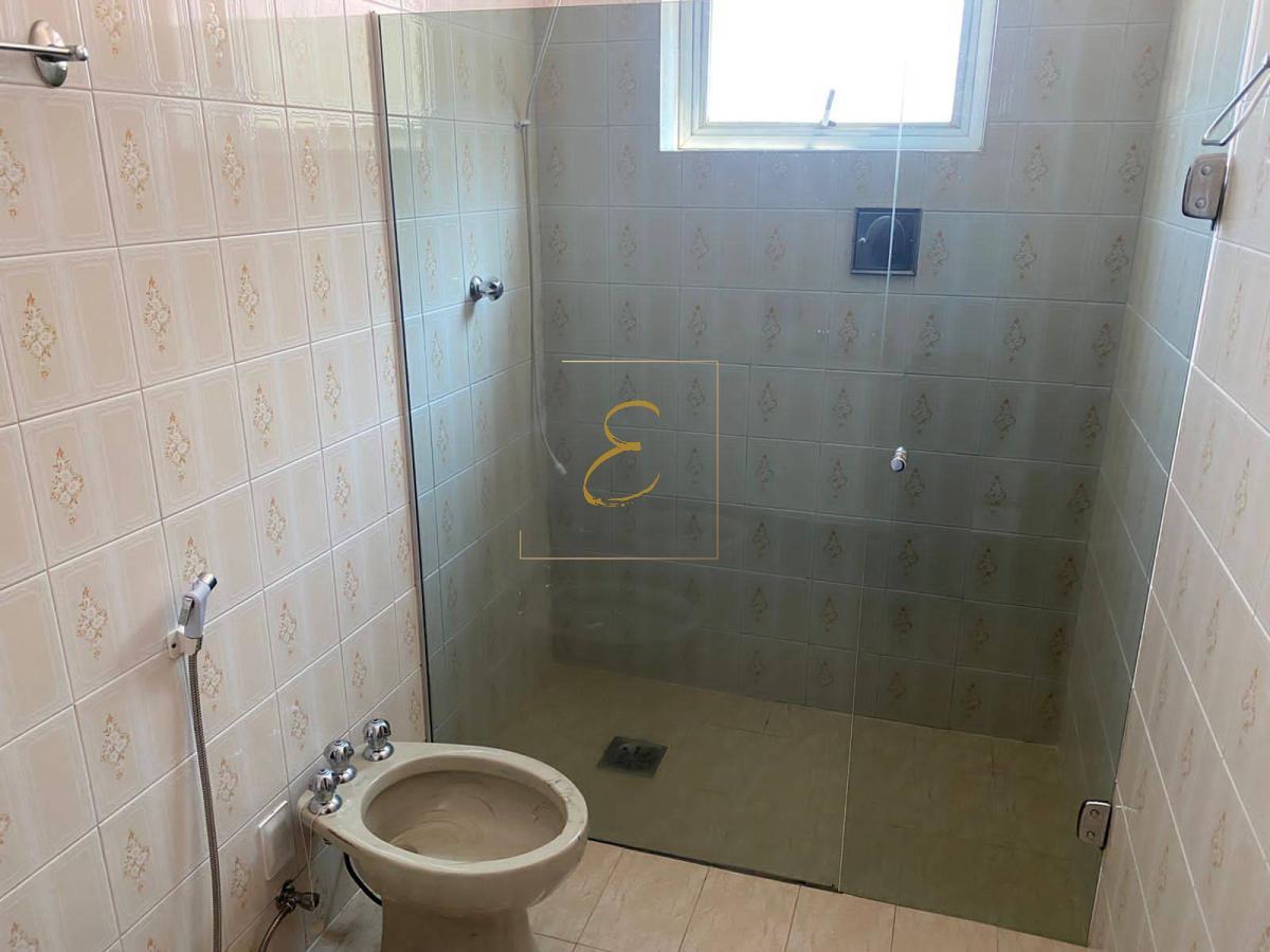 Casa à venda com 4 quartos, 300m² - Foto 17